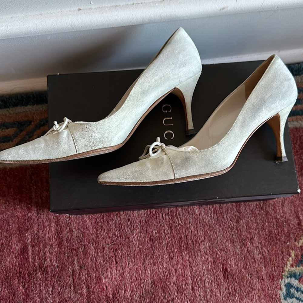 Gucci Cream Suede Heals with bow